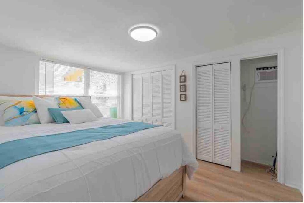 Lovely 2 Bedrooms, Steps Away From The Beach. Bradenton Beach Exterior photo